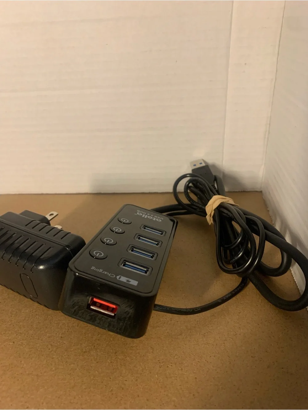 4-Port USB 3.0 Hub with 4 Data Ports, 1 Smart Charging Port, Individual On/Of...